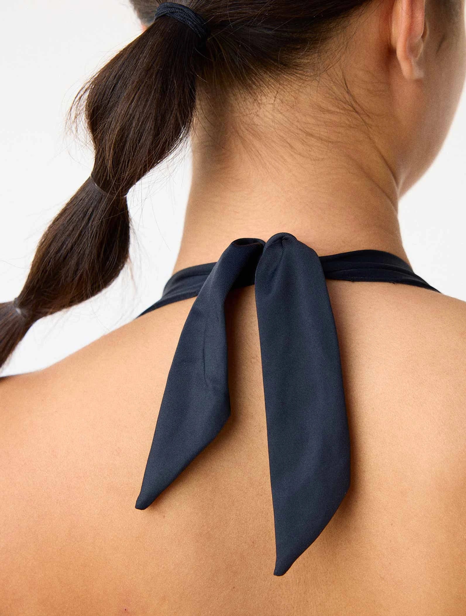 mannequin-dos-zoom-noeud-maillot-bain-menstruel-clio-adulte-noir