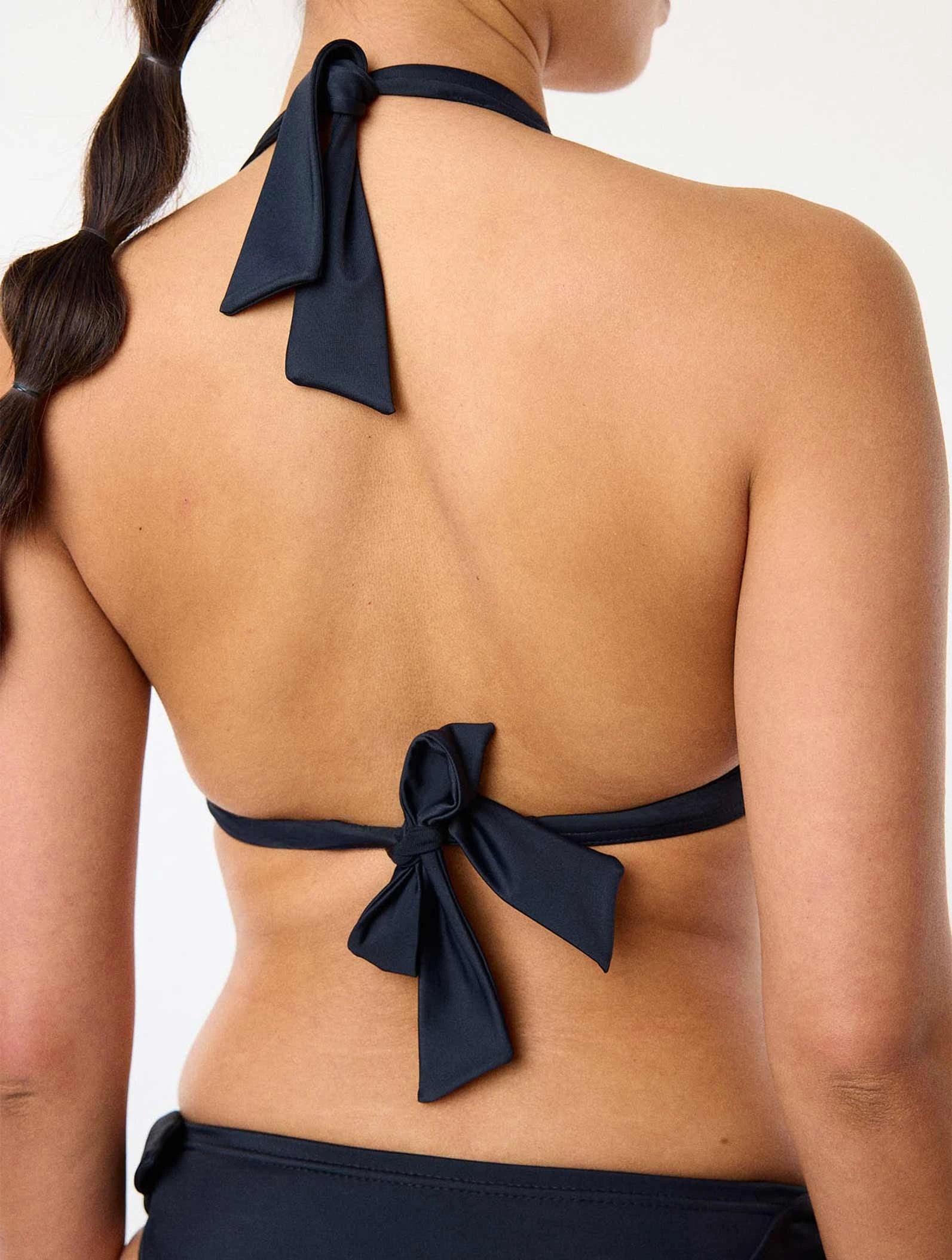 mannequin-dos-haut-maillot-bain-doris-noir