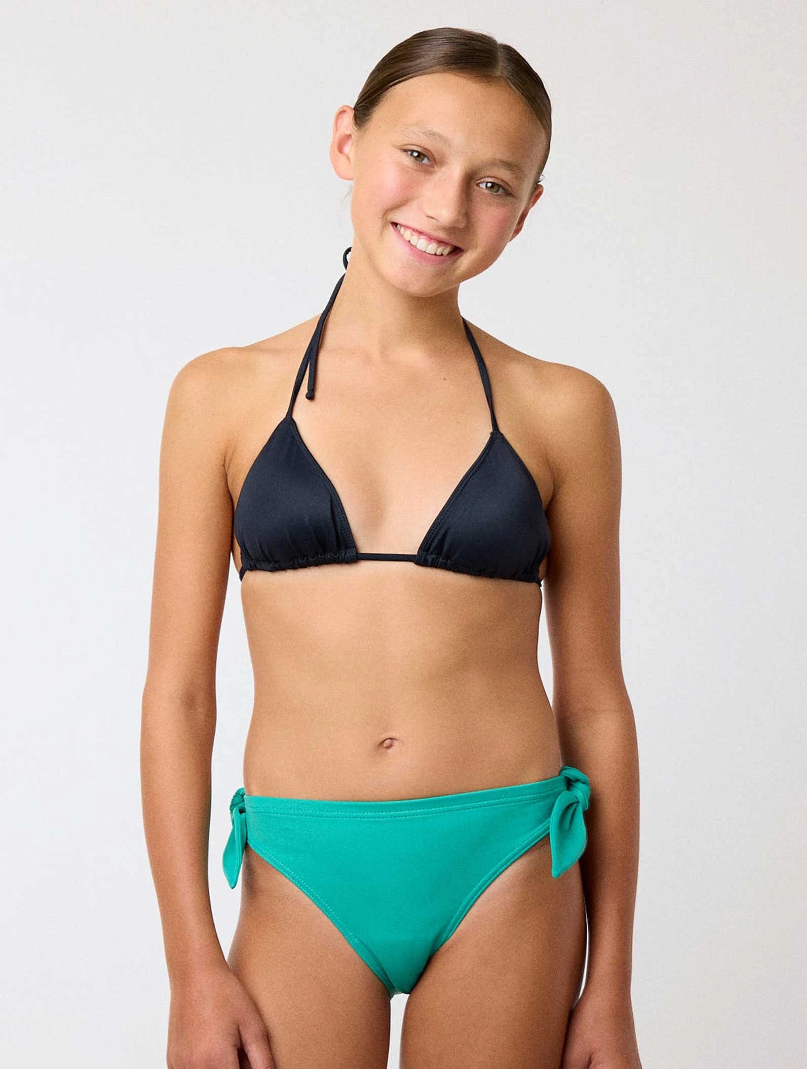 mannequin-face-culotte-bain-menstruelle-leucosie-vert-ado