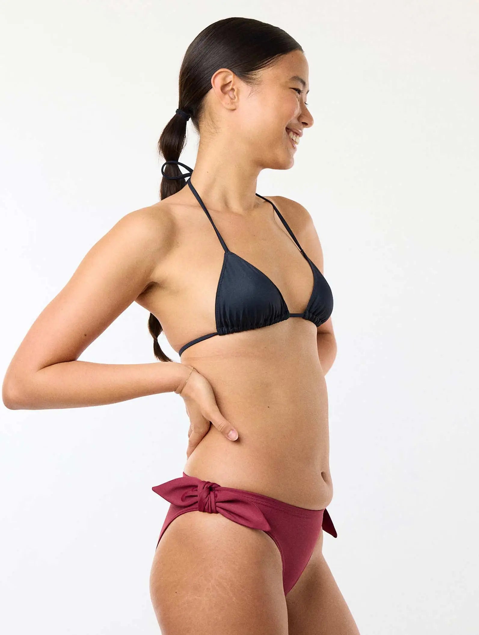 mannequin-face-culotte-bain-menstruelle-ligie-bordeaux-adulte