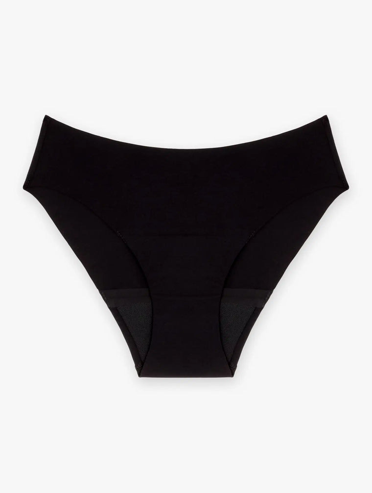 Getragener Luna-Slip, von vorne gesehen, mit einem weißen T-Shirt, vue 9 sur 9