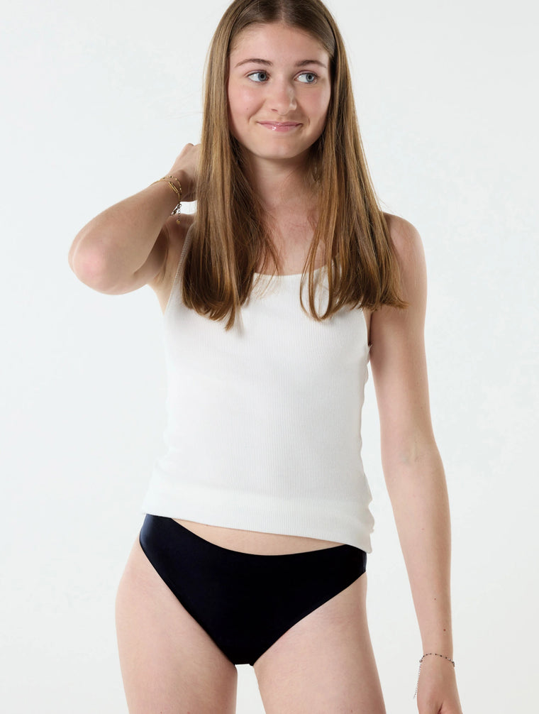 Kit primeras reglas = Braguita menstrual talla única + Bolsa + Juego educativo