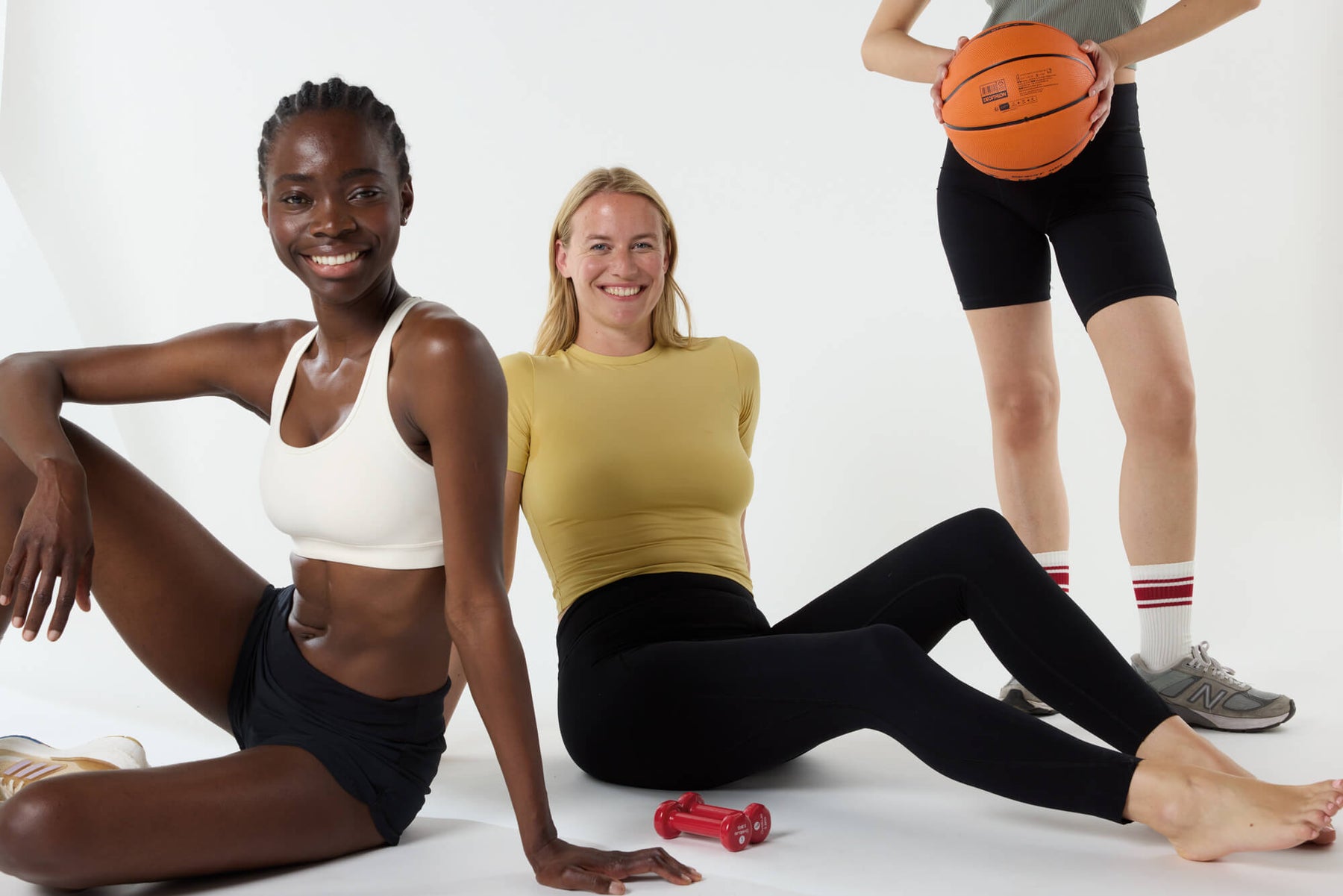 Trois sportives en tenue Smoon